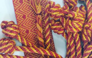Galerie «Möbelposamenten – Einnähkordeln, Stuhlbinder, Fransen, Stengelfransen» – Posamenterie Herma Partner AG, Lenzburg, Schweiz – Swiss Premium Passementerie